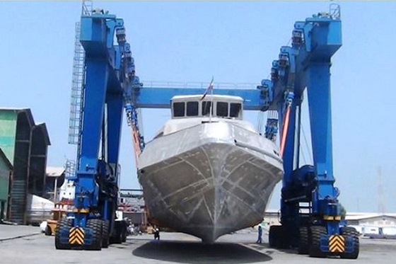 ボートおよびヨットの処理のための頑丈な二重ガードのガントリー クレーン