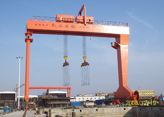 重い持ち上がる負荷との造船所の造船業のための二重ガードの港のガントリー クレーン